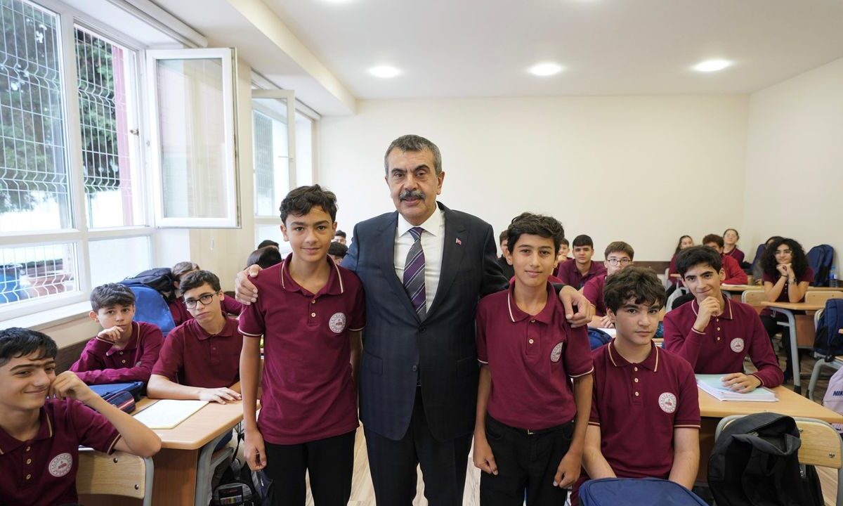 Bakan Tekin, Bakü Türk Anadolu Lisesi Ahmetli Yerleşkesi’nin Açılış Töreni’ne katıldı