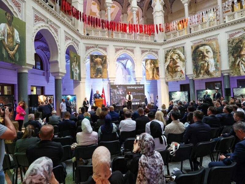 Srebrenitsa Soykırımı’nın 30. yılında anlamlı sergi: “Yer altında”