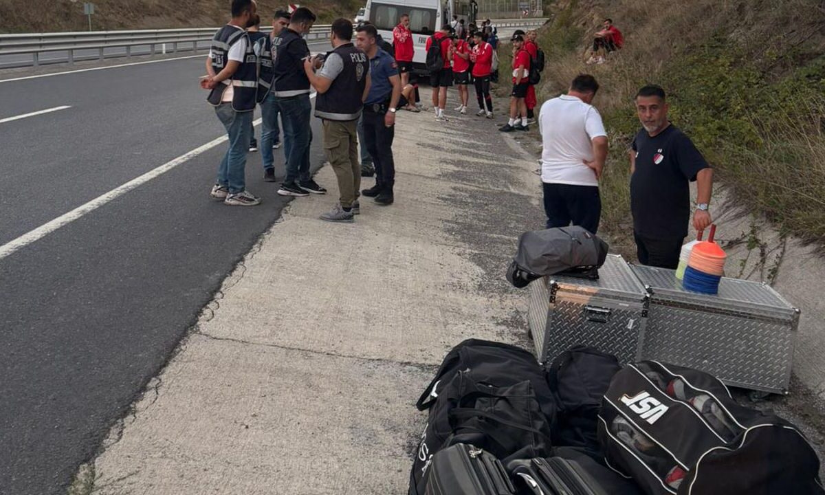 Düzcespor kafilesi ölümden döndü.