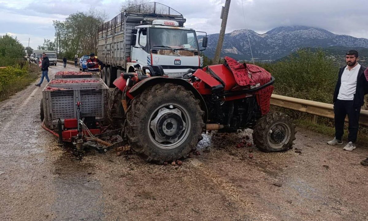 Eğirdir’de kamyon ile elma yüklü traktör çarpıştı: 1 yaralı