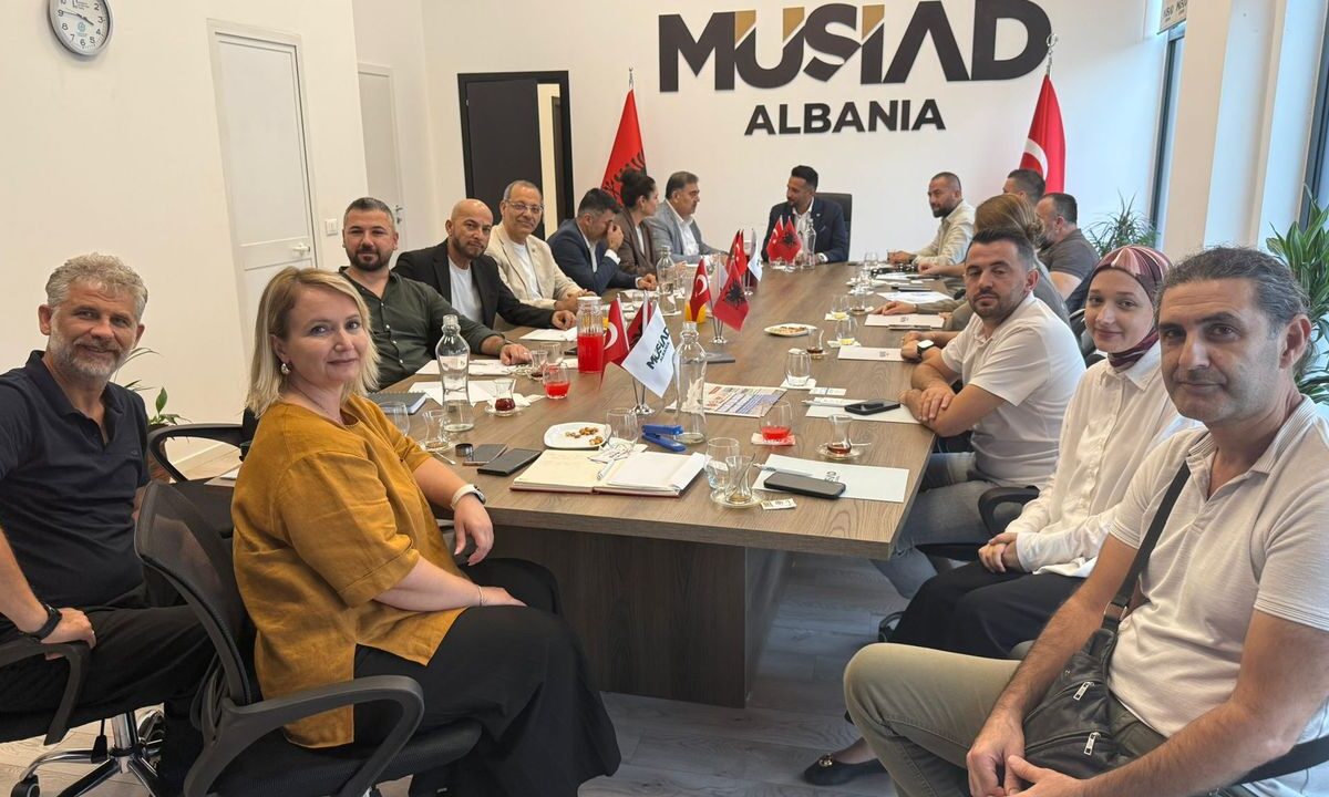 MÜSİAD Arnavutluk heyeti ile Türk işadamları Tiran’da bir araya geldi