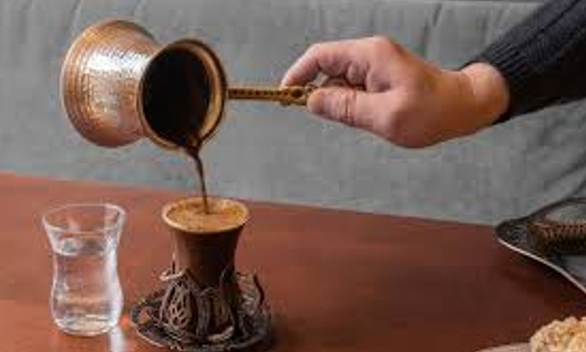 Arsuzlular kahveyi süvaride içiyor